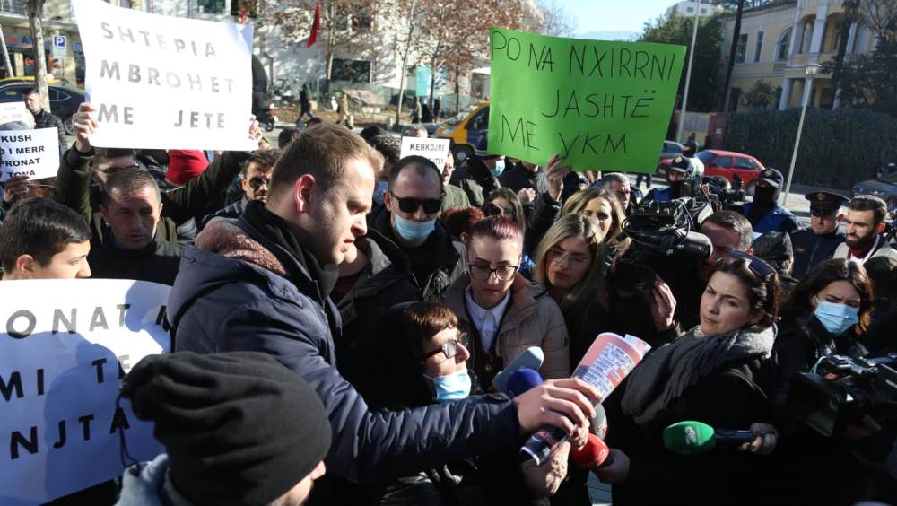 Projekti i Unazes se Madhe, banoret e Laprakes proteste para ARRSH